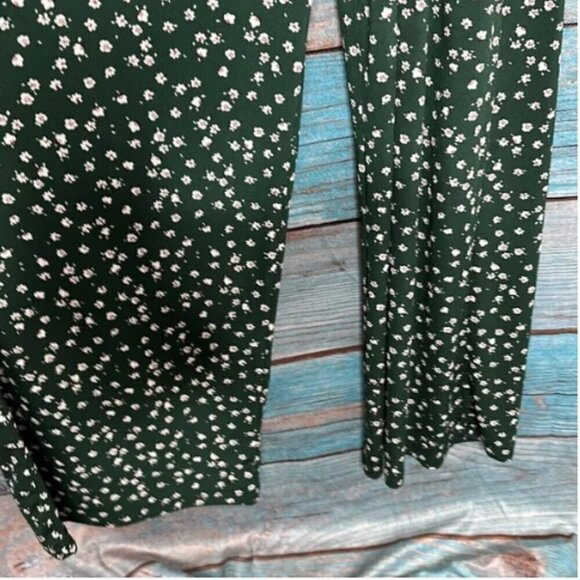 Kaileigh Green Knit Jumpsuit Floral Wide Leg Crop Ankle Size MP NWOT - Picture 3 of 8